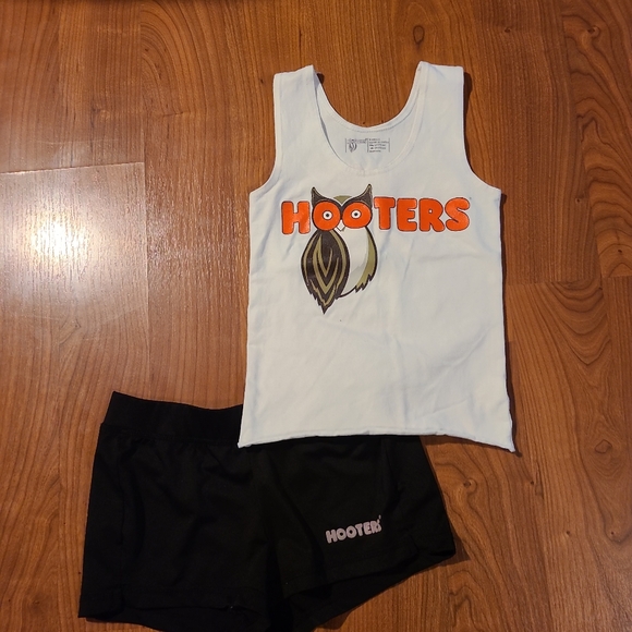 Hooter's xs uniform set - Picture 10 of 11
